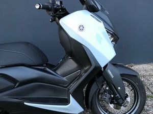 YAMAHA XMAX 300 TECH MAX+