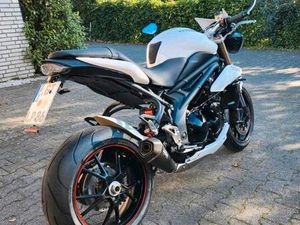 TRIUMPH SPEED TRIBLE 1050