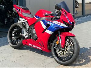 HONDA CBR 600 RR *NEUWERTIG*1 HAND*SOFORT LIEFERBAR*