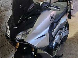 HONDA FORZA 750 ARGENTO