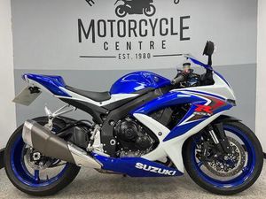 SUZUKI GSX-R750 SUPER SPORTS PETROL MANUAL (152 PS) 749 CC