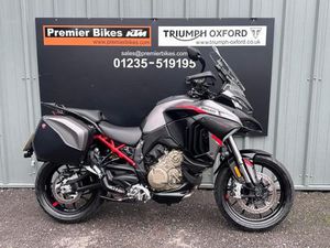 STUNNING ONE OWNER 2024/24 DUCATI MULTISTRADA V4 S GRAND TOUR MOTORCYCLE
