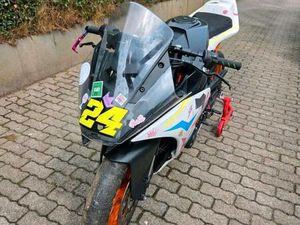 KTM 390RC RENNSTRECKENUMBAU