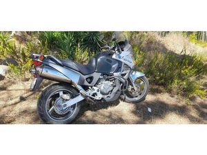 HONDA VARADERO 1000, ACIDENTADA, A CIRCULAR FERNÃO FERRO