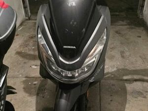 PCX 125 HONDA - 2017 + TOP CASE GIVI PARANHOS