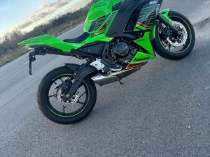 KAWASAKI NINJA 650