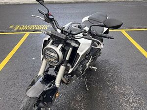CB 125 R