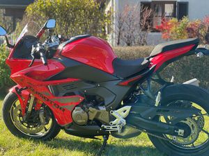 MOTO NEUVE: QJ MOTOR SRK 600 RS