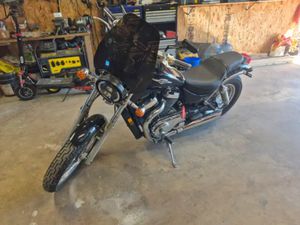 BEAUTIFUL SUZUKI BOULEVARD S50, QUICK, NEAR MINT, NEW TIRES
