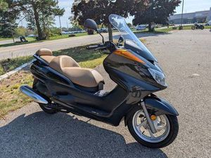 2012 YAMAHA MAJESTY - 400 CC, AUTOMATIC - 1,000 MILES