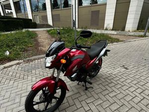 HONDA CB125F – NEUWERTIG, NUR 2.000 KM, SEHR SPARSAM!