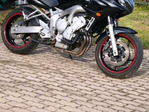 YAMAHA FZ6 FAZER MIT LEISTUNGSREDUZIERUNG