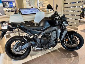 YAMAHA MT-09 Y-AMT - ABGEMELDETES VORFÜHRFAHRZEUG 2025 *
