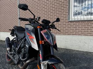 KTM 1290 SUPER DUKE R