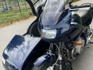 ② ZIJSPAN YAMAHA DIVERSION 900 MET EML SIDECAR