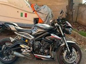 TRIUMPH STREET TRIPLE 765 RS 2018
