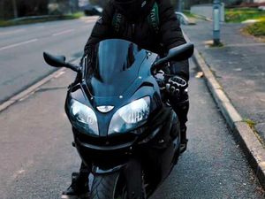 KAWASAKI NINJA ZX-9R MOTORRAD