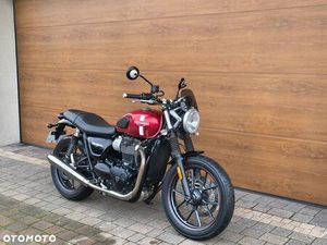 TRIUMPH STREET TWIN