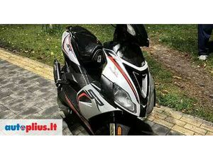 APRILIA SR 50 CC, SCOOTERS / MOPEDS
