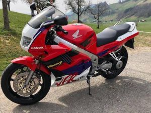 VFR 750 F SPORT CANTON NIDWALD -