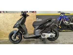 PIAGGIO TYPHOON 125 / 16 ANNI CANTON TESSIN -