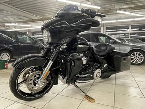 HARLEY-DAVIDSON STREET GLIDE CVO 110 INCH°SCREAMIN EAGLE°LED°