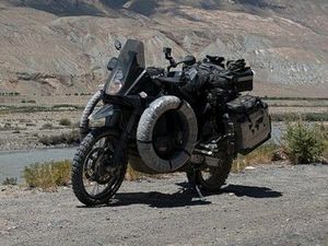 KTM 990 ADVENTURE, NEU AUFGEBAUT, WELTREISE FERTIG