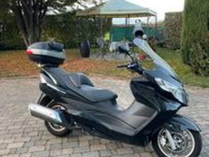 MOTO SUZUKY BURGMAN 400