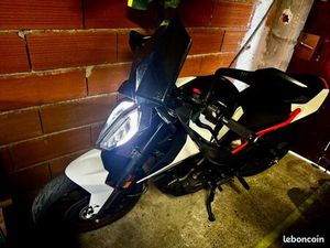MOTO KTM DUKE 125 - EXCELLENTE CONDITION, FAIBLE KILOMÉTRAGE