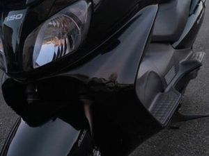 SCOOTER SUZUKI BURGMAN EXÉCUTIVE 650