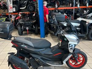 APRILIA SR-GT 125 SPORT 2022 4X SANS FRAIS