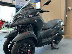 YAMAHA TRICITY 300
