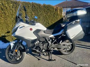 VEND MOTO HONDA NT 1100 DCT BLANCHE NACRÉE