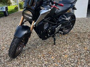 HONDA CB 125 R RABAISSÉE