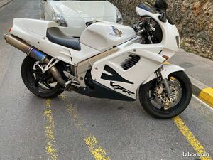 750 VFR RC36 - 1994- 45000 KM