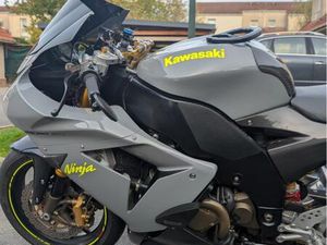 KAWAZAKI ZX10