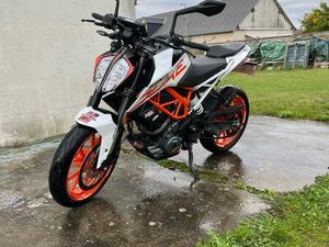 KTM DUKE 390