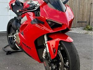 DUCATI PANIGALE V4