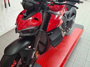 MOTO DUCATI STREETFIGHTER V4 2025