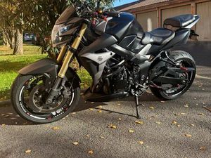 GSR 750 FULL ÉQUIPÉE