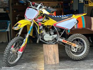 SUZUKI 85 RM PETITES ROUES