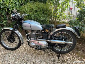 TRIUMPH TR5 TROPHY 1952 AVEC RACING KIT T100