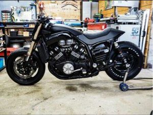 YAMAHA VMAX 1200 (1987) – FULL POWER 145 CH, PRÉPARATION HAUT DE GAMME CUST'TOM MOTORCYCLES