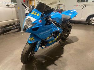 SUZUKI GSX-R 750 K6