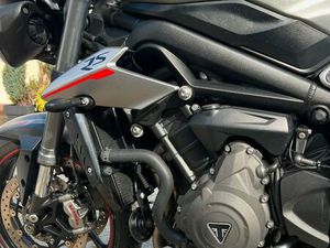 MOTO TRIUMPH 765 STREET TRIPLE RS