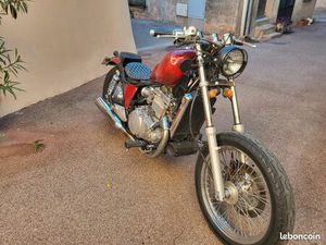 VEND KAWASAKI 500 EN BOBBER■REFAIT À NEUF ■PEINTURE/ RÉVISION/ PNEUS / SELLE / FREIN / FILTRE A AIR / EXT .... NEUFS■CARTE GRISE À JOUR ■TRÈS PEU DE KM■CT OK ■P