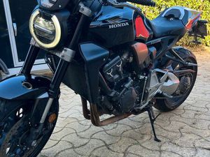 HONDA CB1000R SEVENTY SWISS LIMITED EDITION – N°090/100