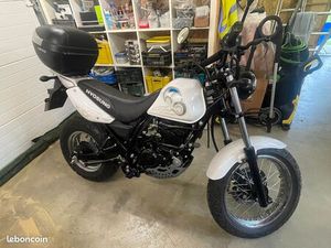 HYOSUNG KARION RT 125 D - ÉTAT NEUF - SEULEMENT 1486 KM (2012)