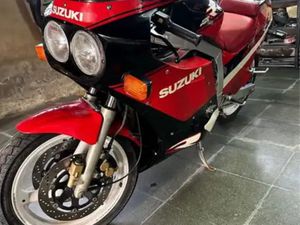 SUZUKI GSX-R 1100