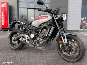 YAMAHA XSR 900 - ROADSTER - GRIS
